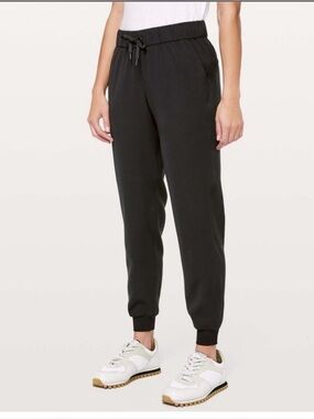 Lululemon On The Fly Jogger